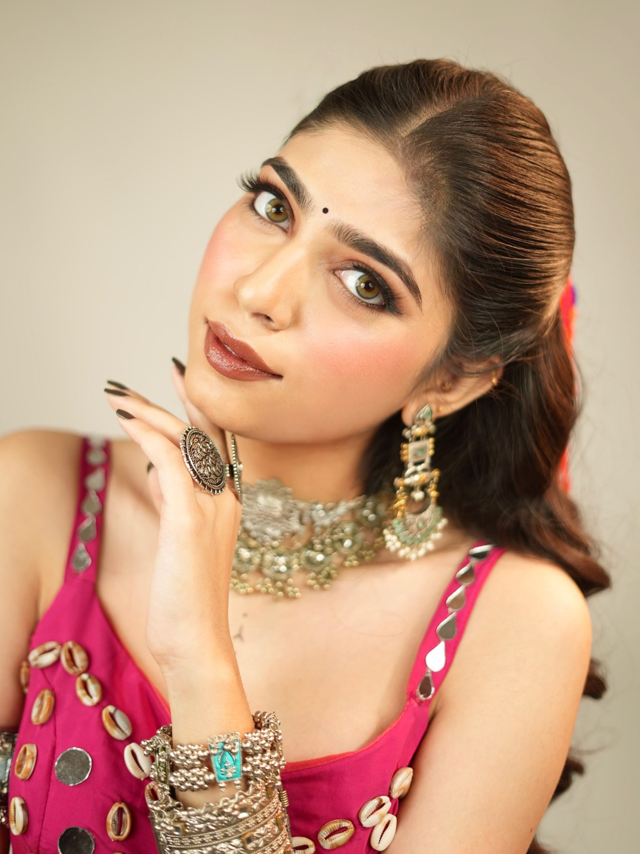 Navratri desi glam makeup and hair by Sharin Balwani